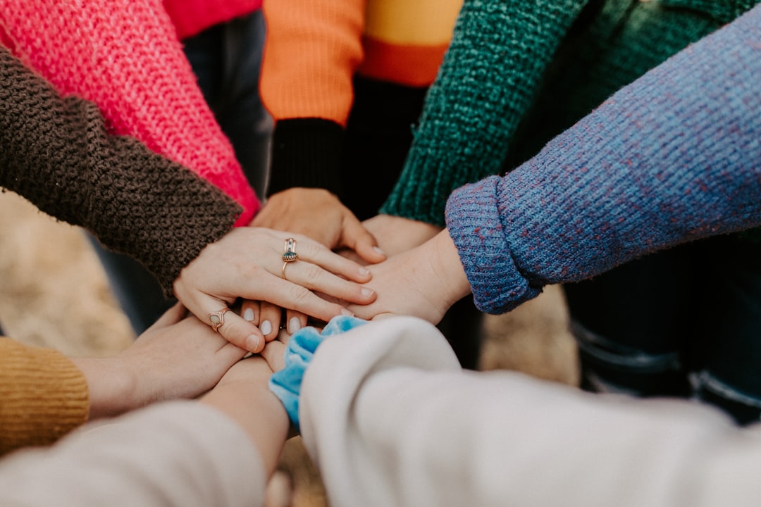 découvrez l'importance de la diversité dans notre société moderne. explorez comment la diversité enrichit nos cultures, favorise l'innovation et crée des environnements inclusifs où chacun peut s'épanouir. un regard sur les bénéfices d'une société diversifiée.